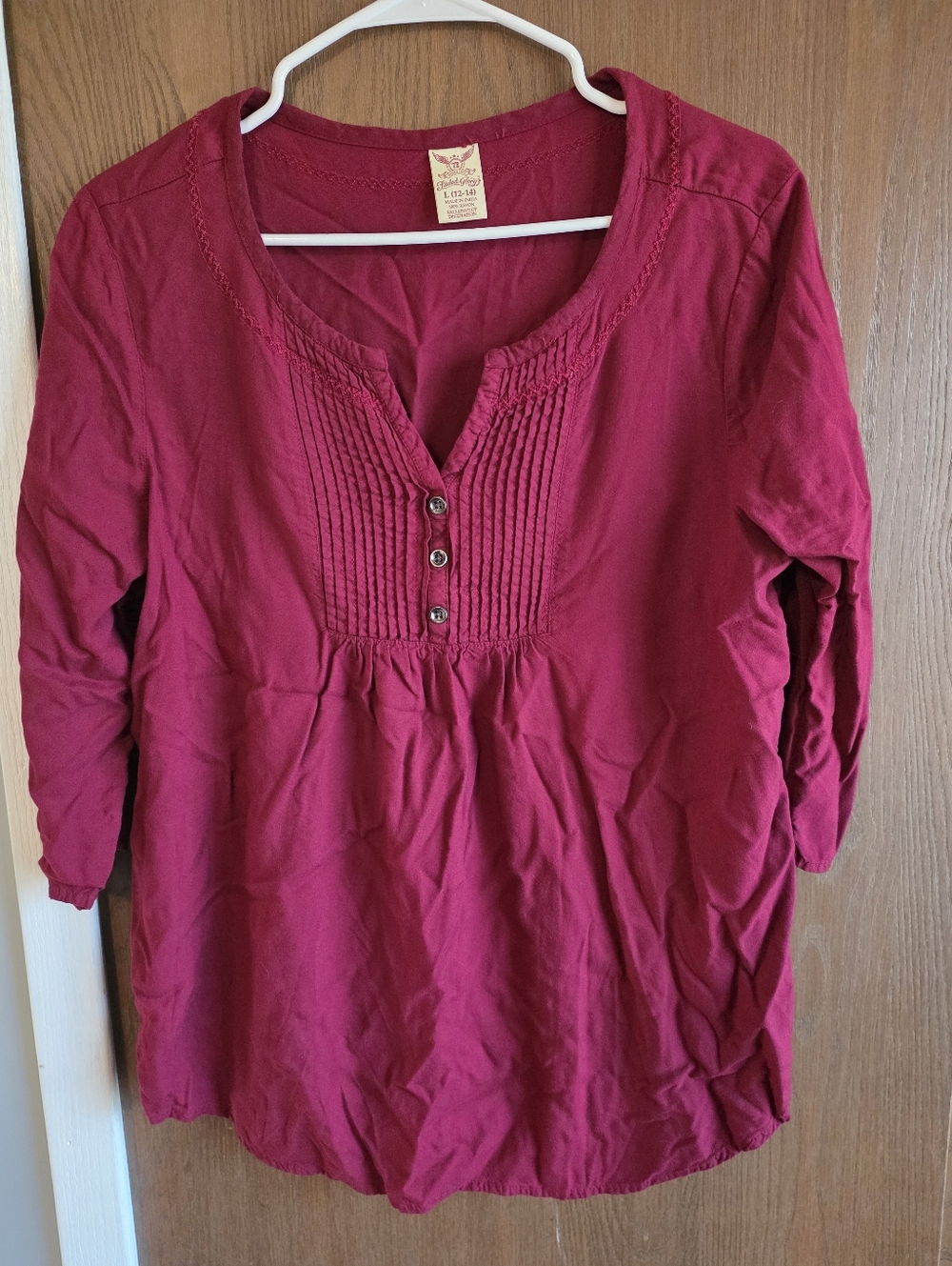 Women’s Maroon Faded Glory Top
